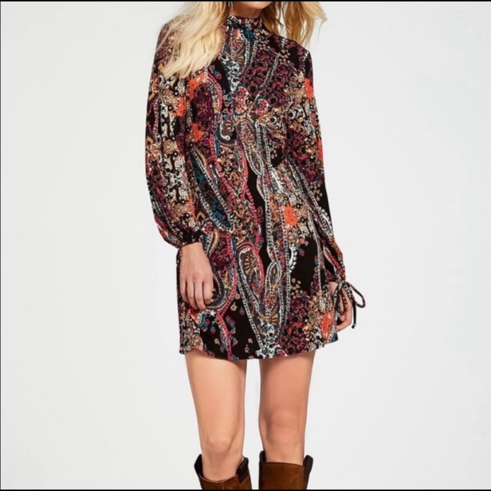 SOLD! ✨Free People All Dolled up paisley